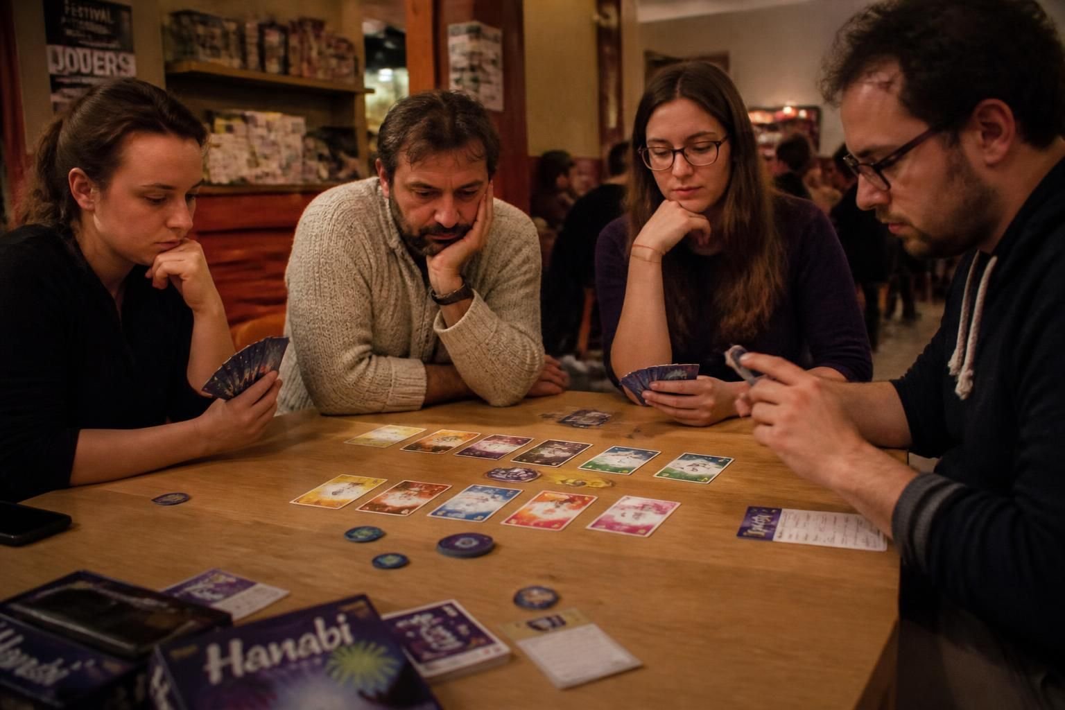 découvrez notre comparaison entre the crew et hanabi, deux jeux de plis coopératifs populaires. quel jeu choisir pour une expérience de coopération réussie ?